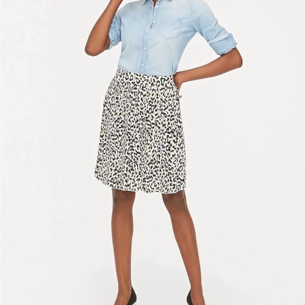 NWT J Crew leopard pleated skirt. Size 0